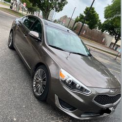 2014 KIA Cadenza