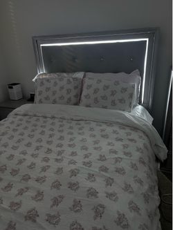 Bedroom set