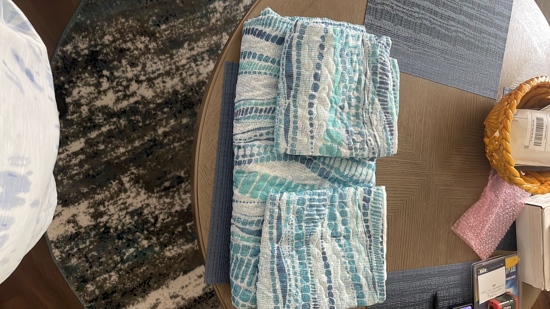 King Size Bedspread And 2 Shams