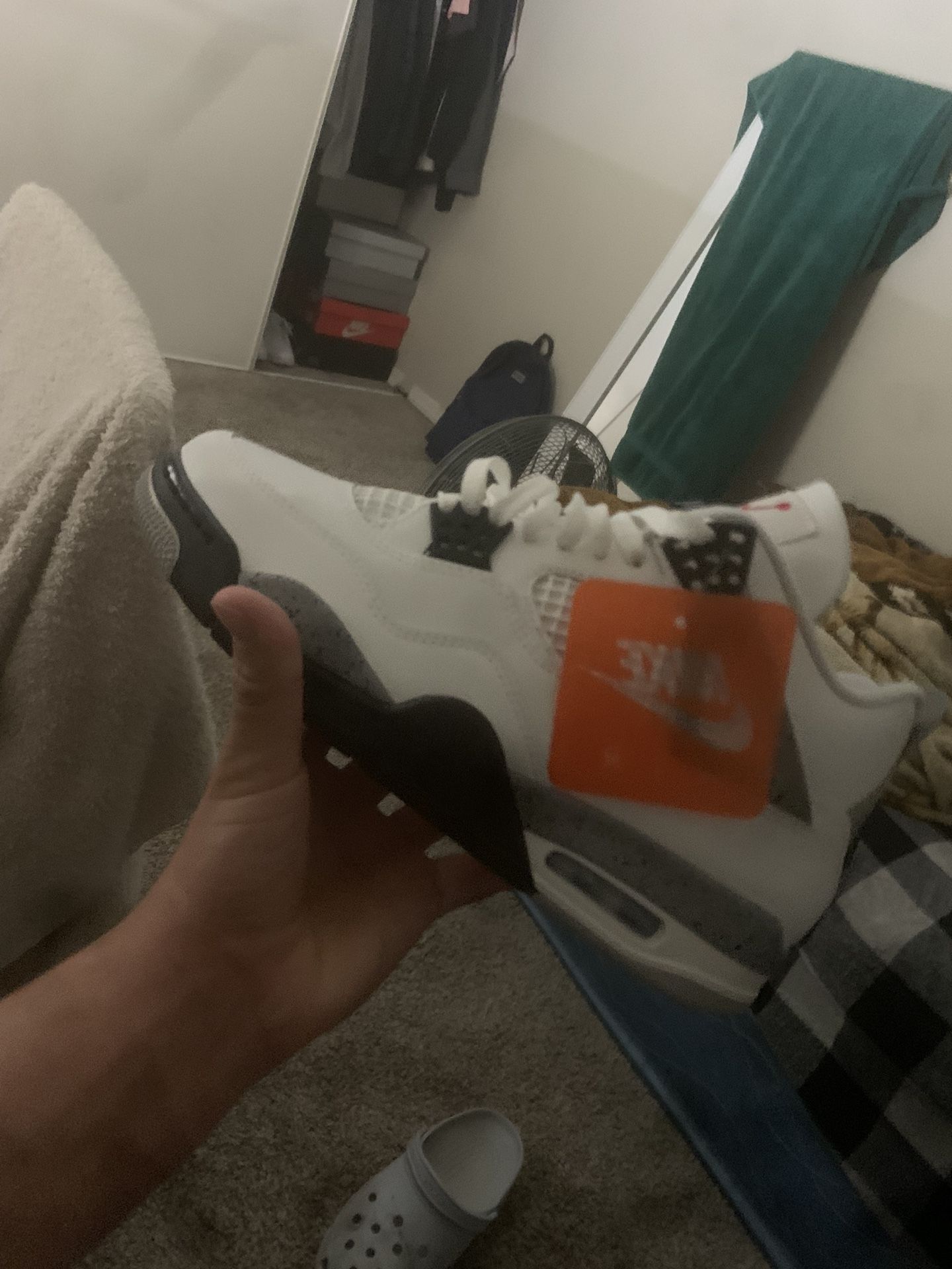 Jordan 4 White Cement 