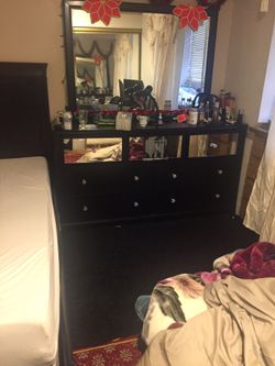 Matters , dresser ,bed and 32 “ tv for $ 150