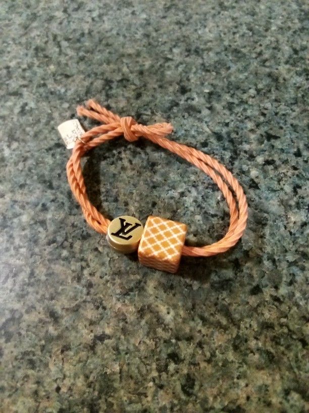 Women's Bracelet Brand New (Must Pick Up