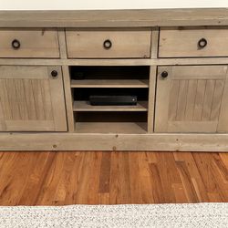 Like new Solid Wood Media Console