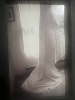 Stunning Wedding Dress- Size 12