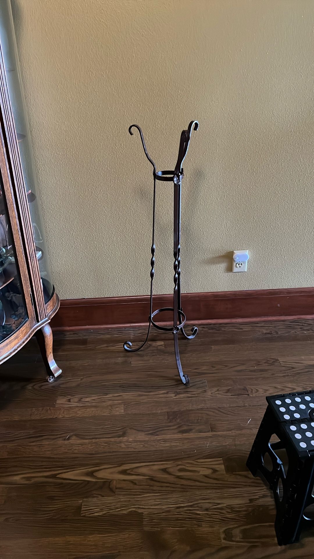 Antique Flower Pot Stand