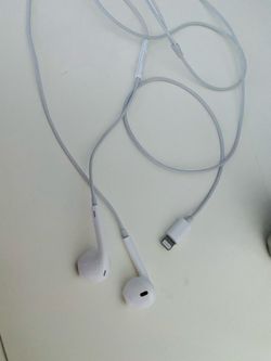 Headphones for iPhone excellent condition
