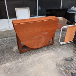 Folding Kitchen/Counter Table
