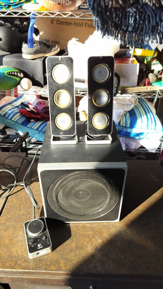 Logitech 2.1 Speaker Setup