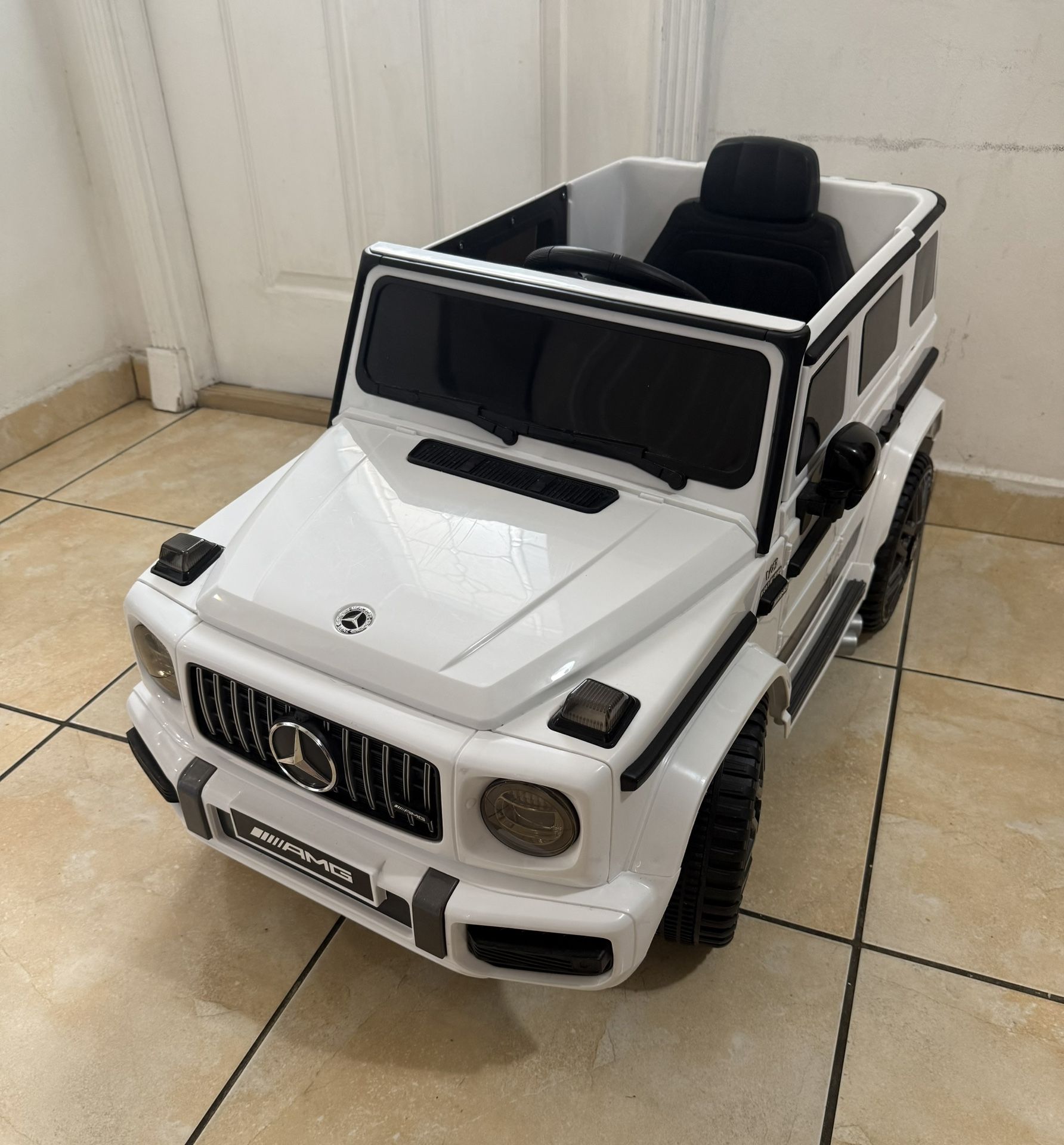 100% Operativo vehículo Mercedes Benz eléctrico blanco Para niñ@s con 2 motores 3 velocidades, Luces, Bocina, Música, 12 V, con control remoto, arranq
