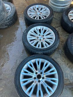 2012 Chrysler 200 18' 20 Spoke Aluminum Wheel and tire