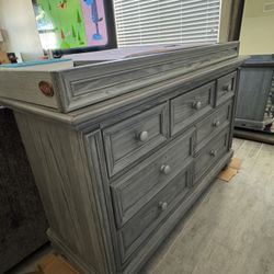 Good Condition Nursery Set
