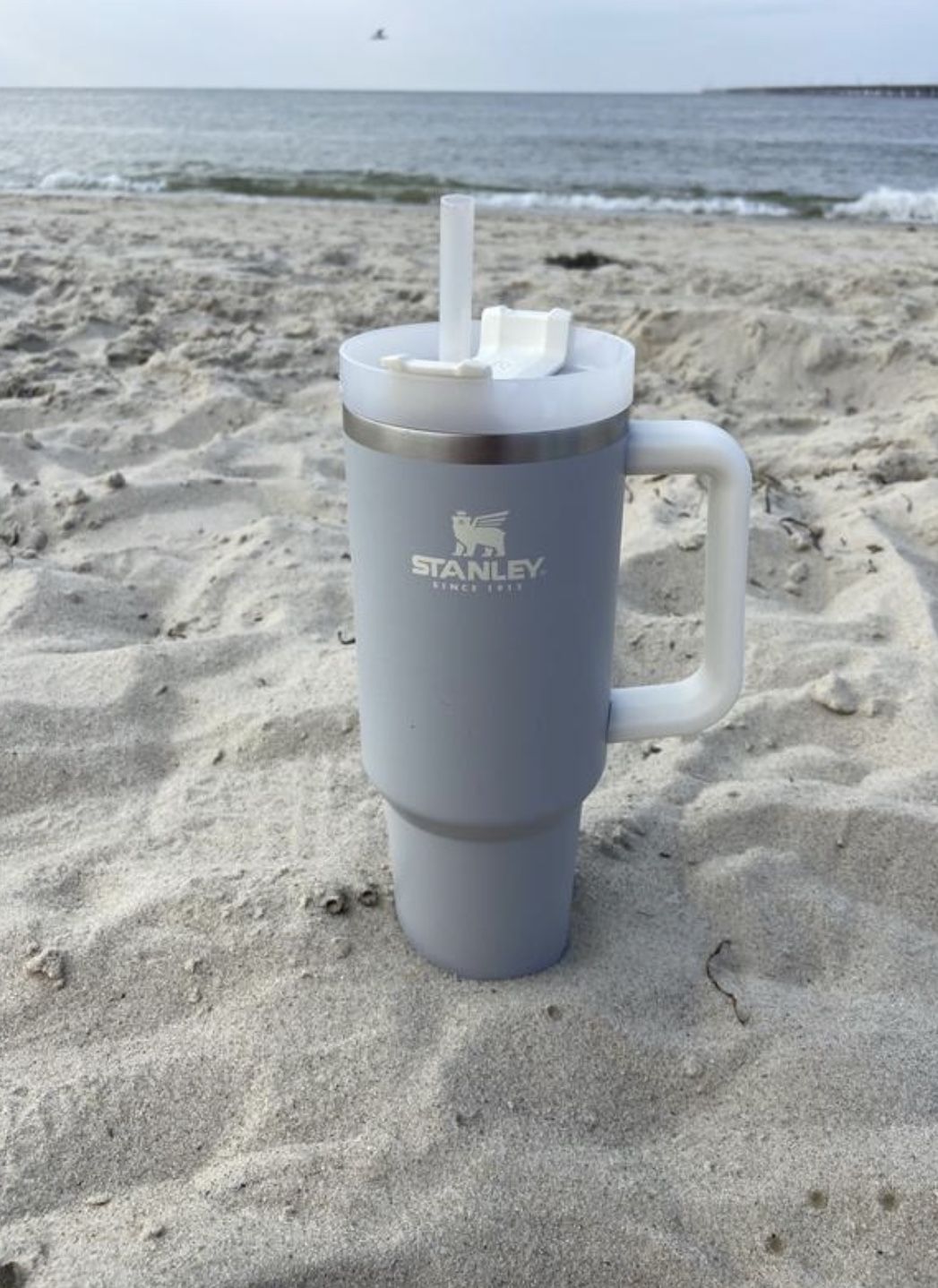 40 Oz Stanley Tumblr In Brilliant white for Sale in Tustin, CA - OfferUp