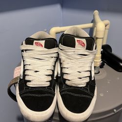 New skool vans mid size 12 need gone asap