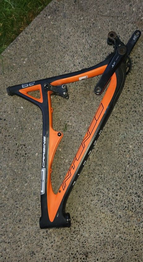 Intense carbine bike frame 29 with lower upper links
