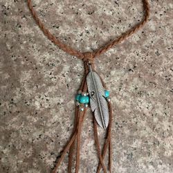 Feather Choker Necklace With Tassels.