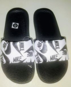 Nike Slides Kids Size 2