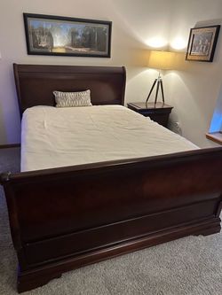 Dark Cherry Wood Sleigh Bed – Beautiful & Solid