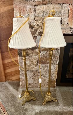 Two nightstand/ end table lamps