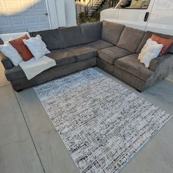 Gray Sectional - Excellent Condition