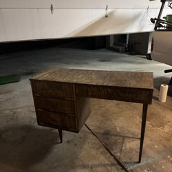 MCM desk