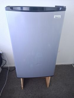 Magic Chef Mini Refrigerator and Freezer