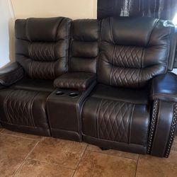 Electric Reclining Couch , ($900) For Only ($100)