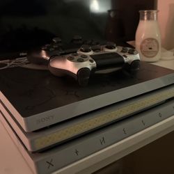 Ps4 pro God of War edition  & Grand Theft Auto disc