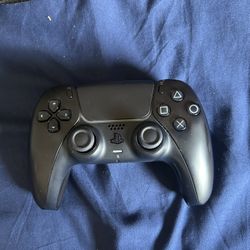 Black PS5 Controller
