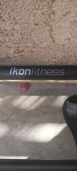 ($40obo) IKON FITNESS PULL UP BAR