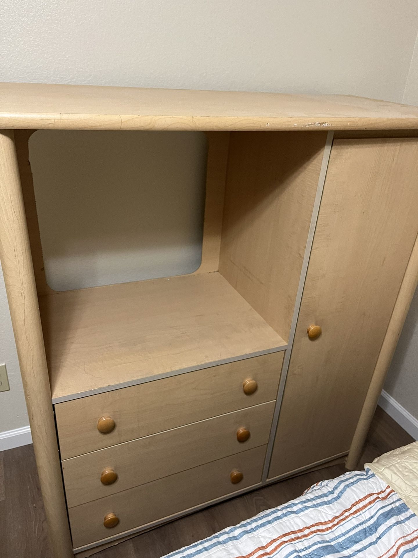 Drawer and shelf cabinet