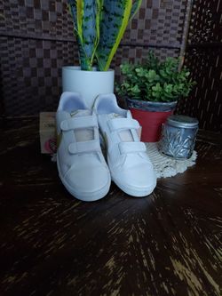 $25 Nike Court Royal