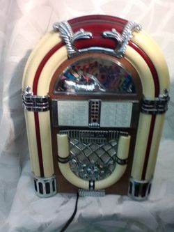 Vintage Jukebox Radio /Cassette Lights Up