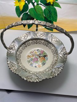 Vtg dish. Basket style