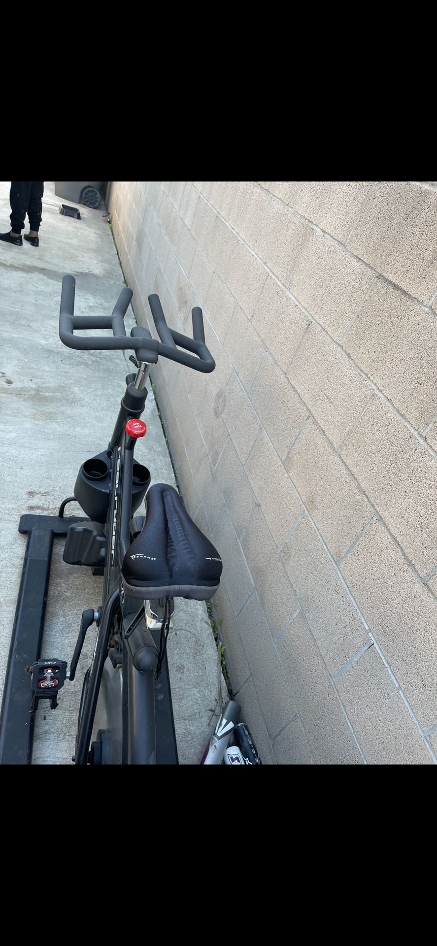 Used RealRyder ABF8 Indoor Group Cycling Bike for Sale in Chino