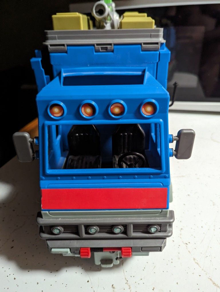 Toy Ben 10 Rustbucket Transforming Vehicle Playset Van RV Truck Cartoon Network