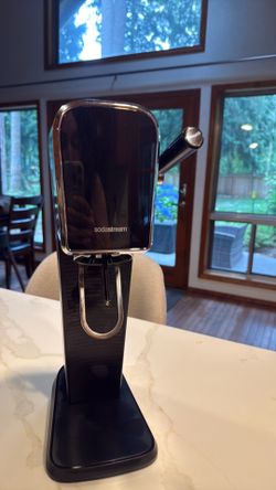 SodaStream ART Sparkling Water Maker — Black — Great Condition