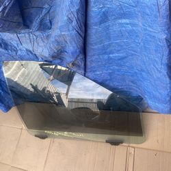 Dodge Caravan Glass Right Door 01/03