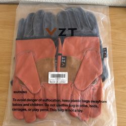 Leather man’s work gloves 2 pairs size sm/med