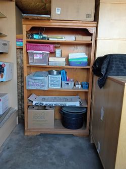 OBO Solid Oak Shelf, 5ft high x 3ft wide, 4 shelves, like new condition.