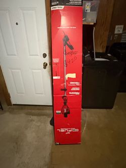 Milwaukee 17 in battery operated weedeater