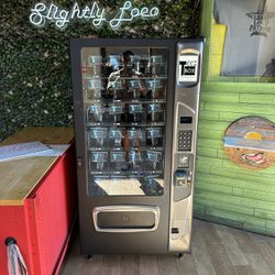 USI SNACK MACHINE!!!