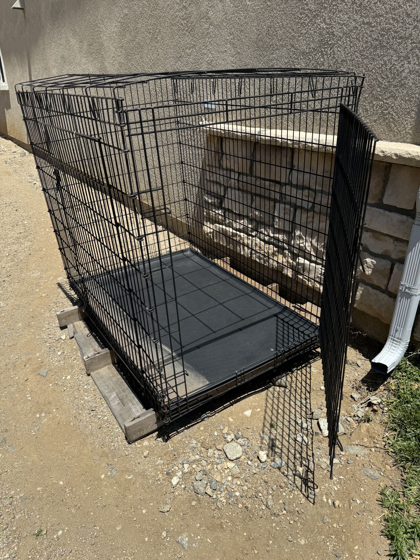 Frisco XX Large Dog Kennel / Double Door - Used 