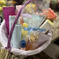  Beauty Baskets Skincare Mkup Polish 