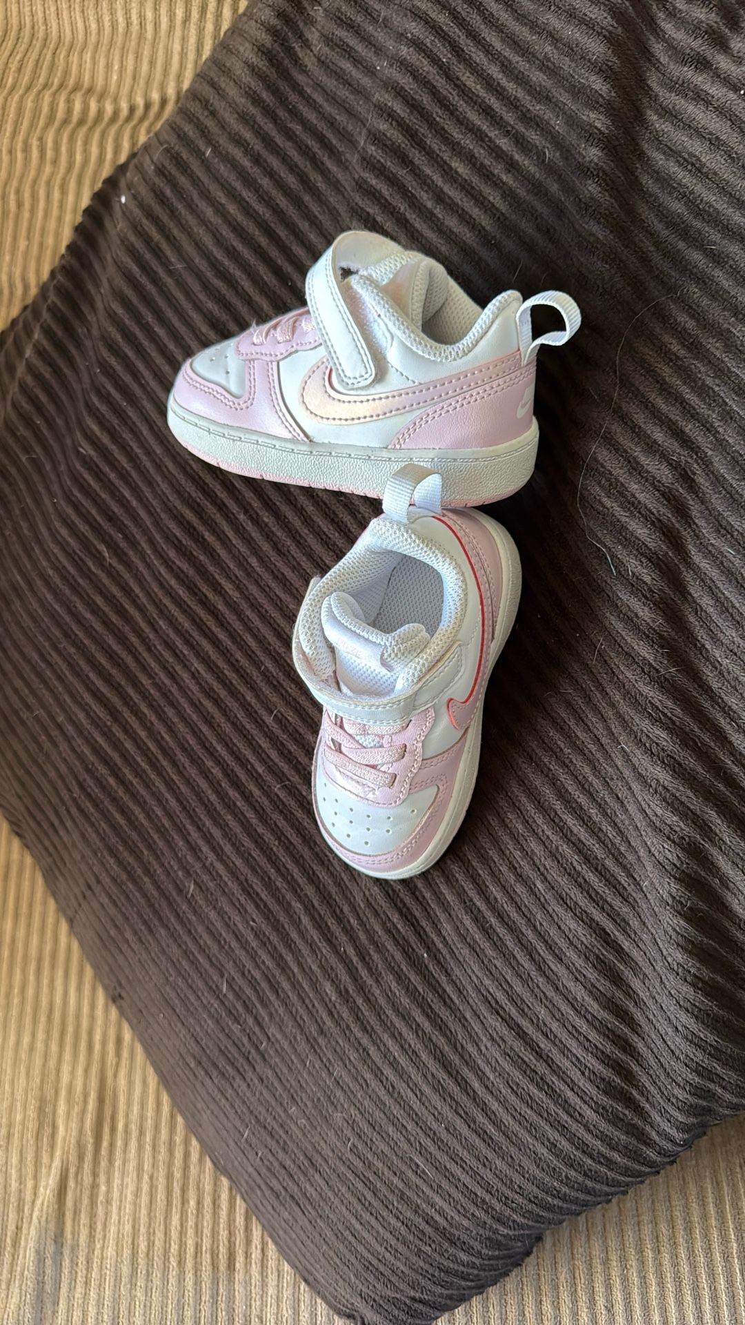 ADORABLE LITTLE GIRL NIKES