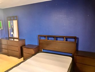 Queen Bedroom Set 4 Pieces