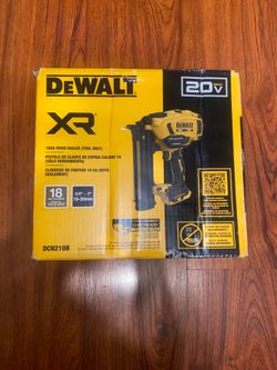 New Dewalt 20v XR Brushless 18 Gauge Brad Nailer (DCN210) Tool Only