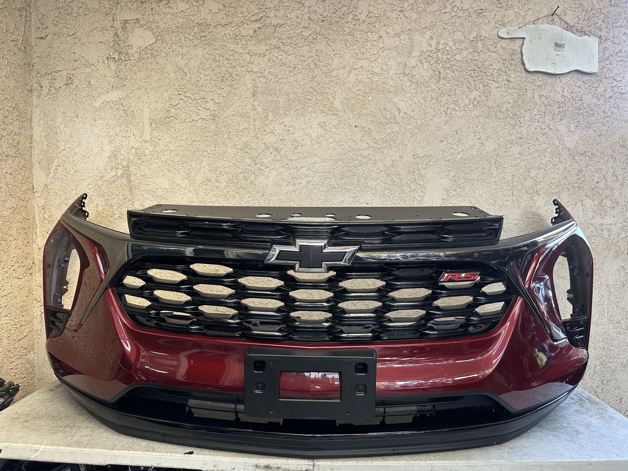2024 2025 CHEVROLET CHEVY TRAX RS FRONT BUMPER COVER OEM (contact info removed)8