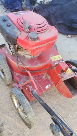 Street sweeper/vac Honda 5.5 motor.great condition, comes with bag