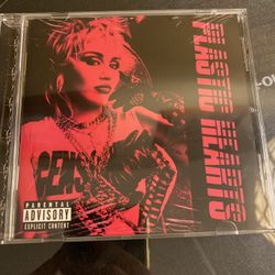 Miley Cyrus-Plastic Hearts CD