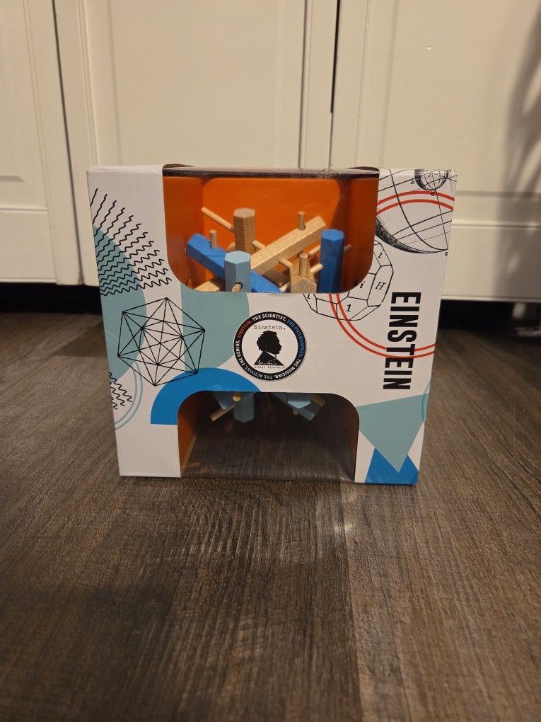 Einstein Giant Molecule Puzzle